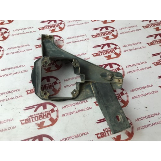 Кронштейн противотуманной фары левой Citroen Berlingo 2003-2008 9643804677